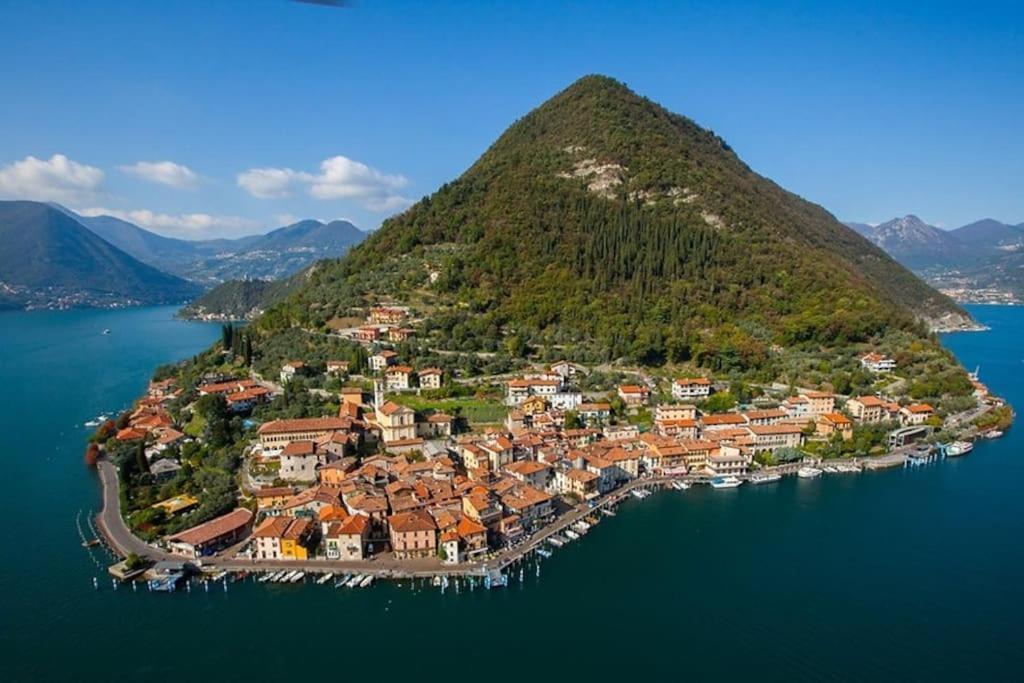 La Dolce Vita - Vista Lago E Piscina Parzanica Экстерьер фото