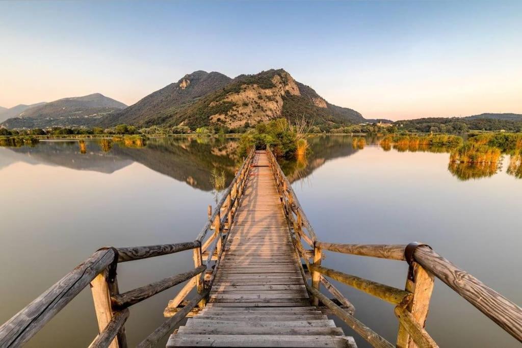 La Dolce Vita - Vista Lago E Piscina Parzanica Экстерьер фото